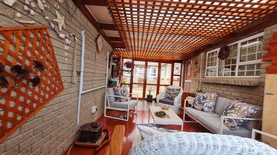4 Bedroom Property for Sale in Dana Bay Western Cape